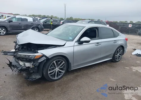 2024 Honda Civic Touring z USA, uszkodzony, nr VIN 2HGFE1F97RH321924